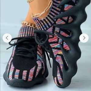 Lace up knit breathabke sneakers 7.5